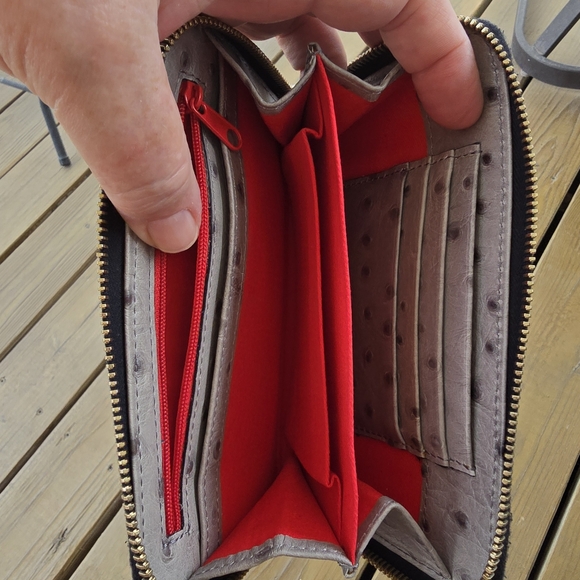 Dooney & Bourke NWO Tags Gray Textured Wristlet 7.25x4.75 - Picture 11 of 16